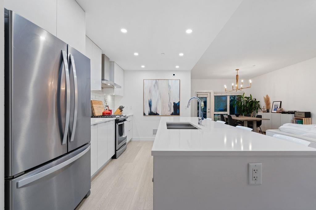 Primary Bathroom Photo of 40 3596 Salal Drive, North Vancouver, BC