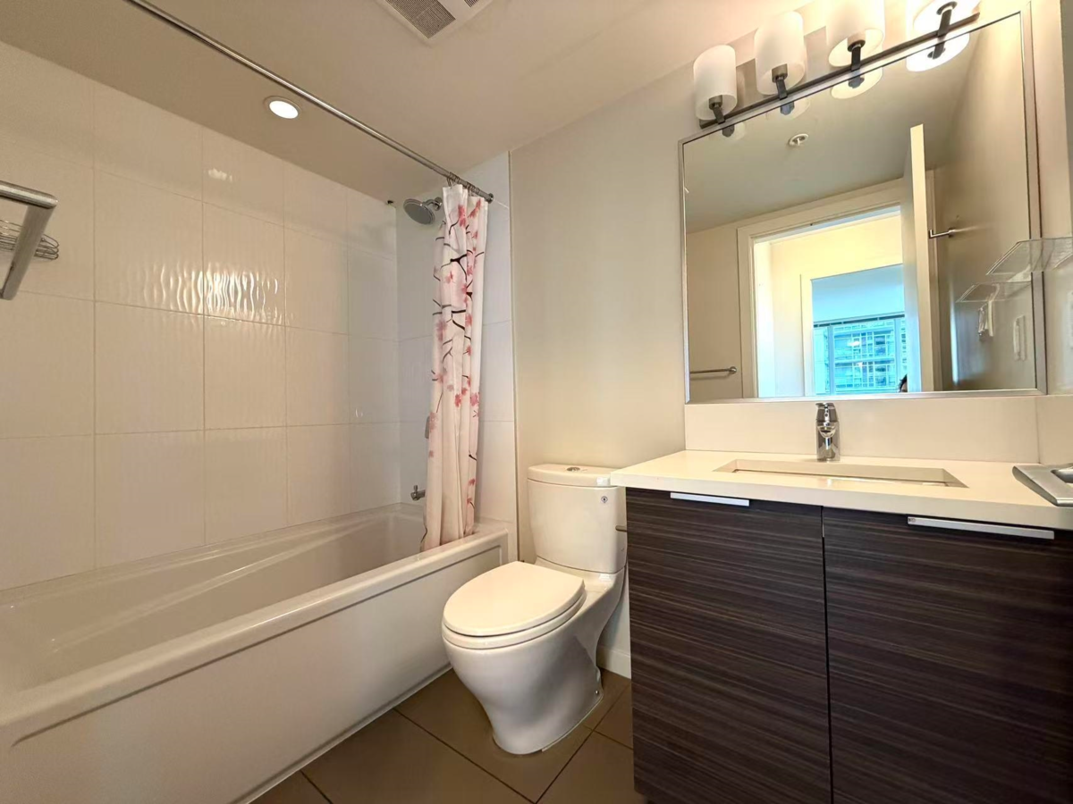 Guest Bathroom Photo of 1705 13303 Central Avenue, Surrey, BC