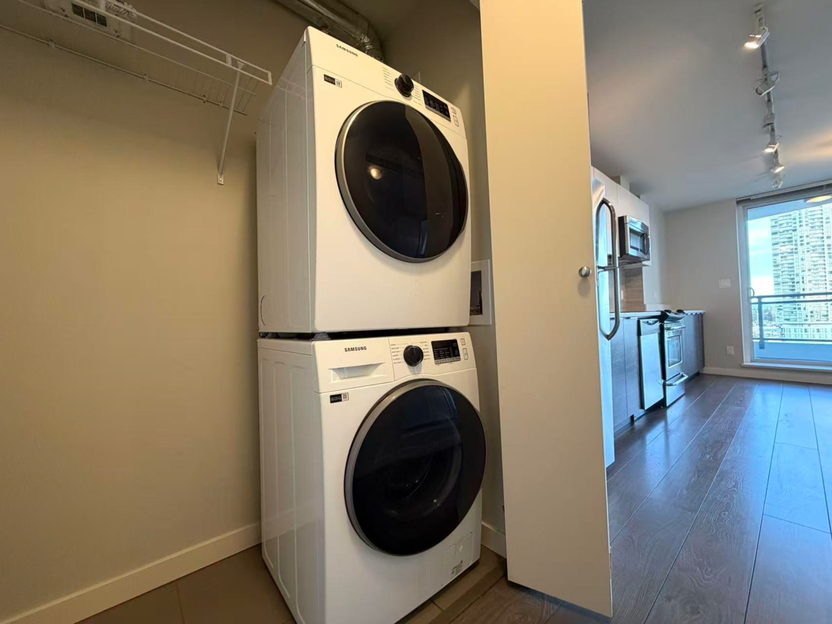 Loft / Bonus Room Photo of 1705 13303 Central Avenue, Surrey, BC