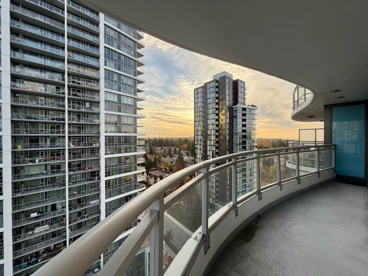 Mudroom Photo of 1705 13303 Central Avenue, Surrey, BC