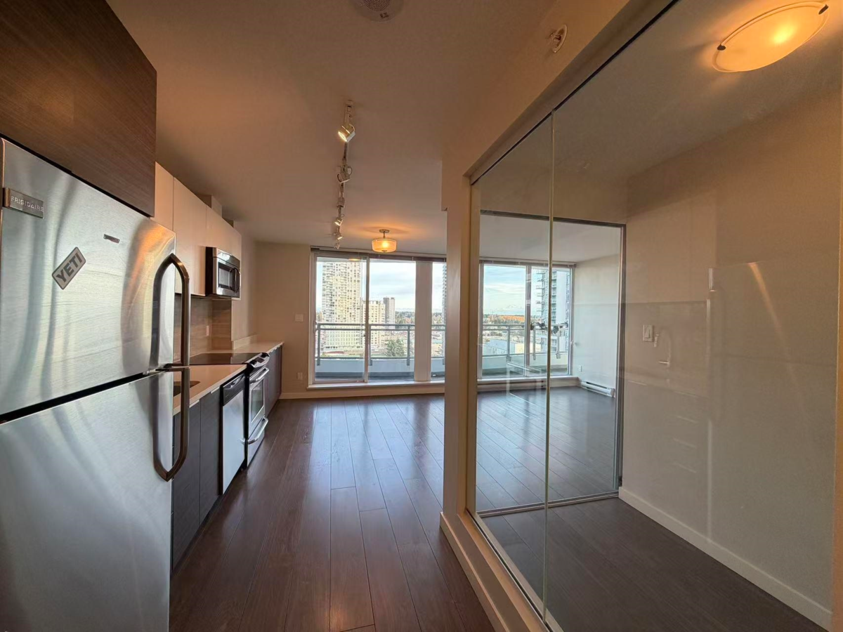 Office / Den Photo of 1705 13303 Central Avenue, Surrey, BC