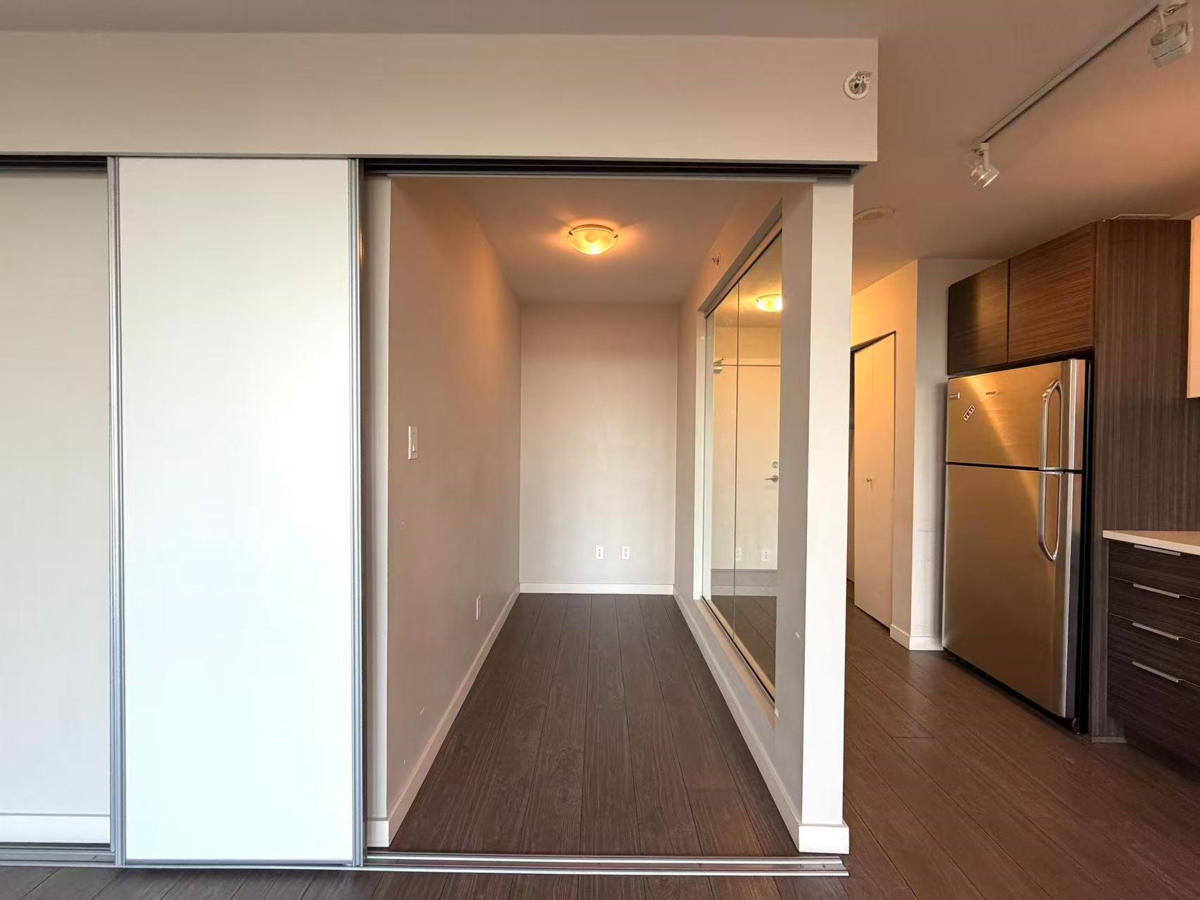 Powder Room Photo of 1705 13303 Central Avenue, Surrey, BC