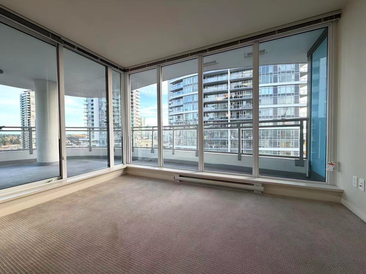 Walk-In Closet Photo of 1705 13303 Central Avenue, Surrey, BC