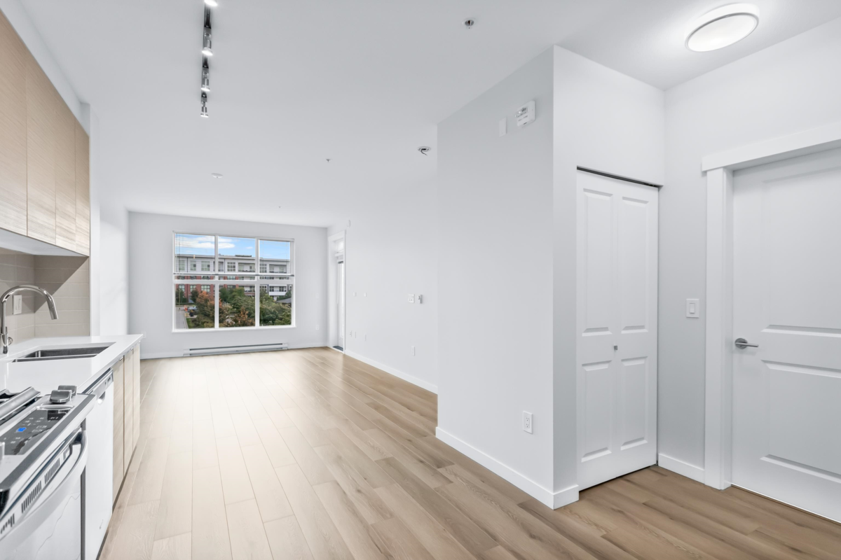 Front Yard Photo of B319 8150 207 Street, Langley, BC