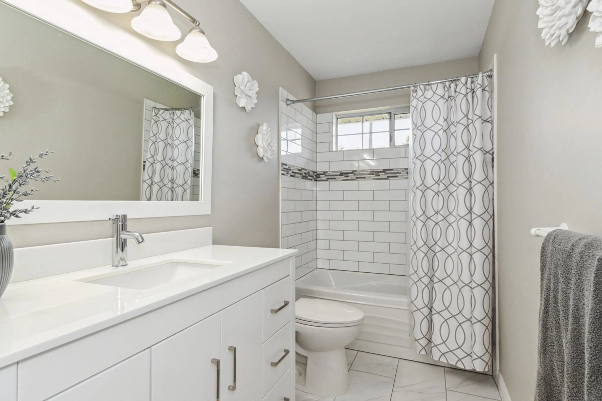 Bedroom 4 Photo of 11450 207a Street, Maple Ridge, BC