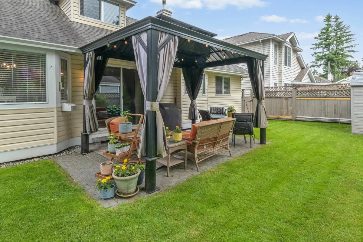 Garage Interior Photo of 11450 207a Street, Maple Ridge, BC