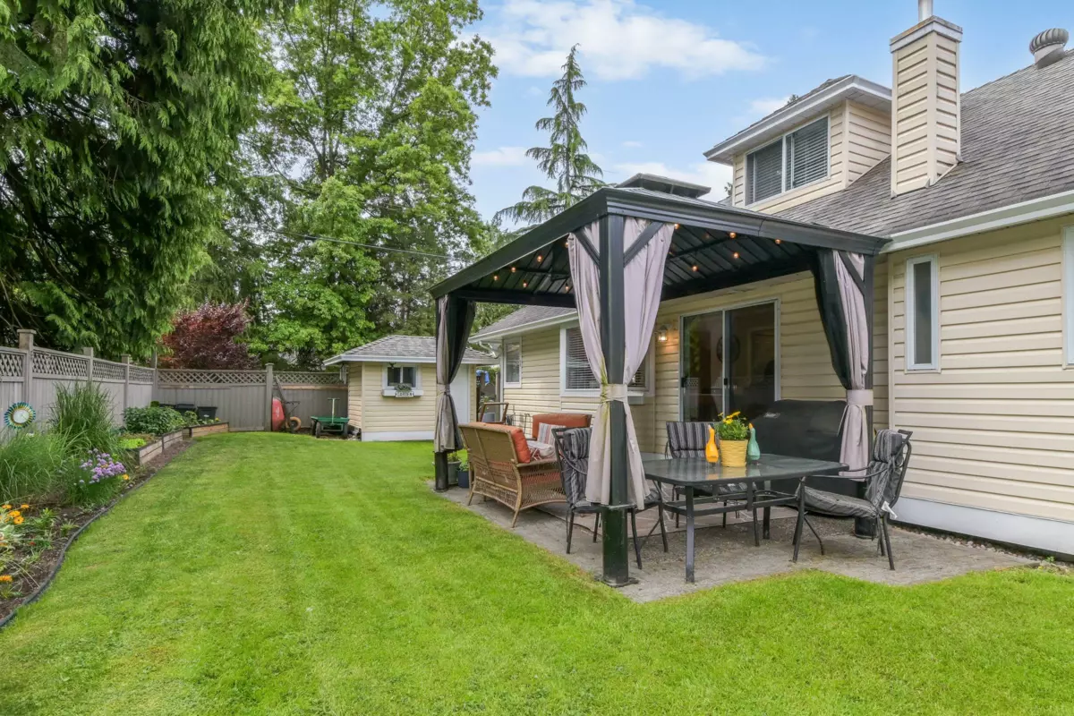 Outdoor Deck Photo of 11450 207a Street, Maple Ridge, BC