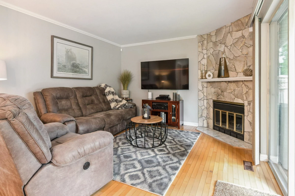 Pantry Photo of 11450 207a Street, Maple Ridge, BC