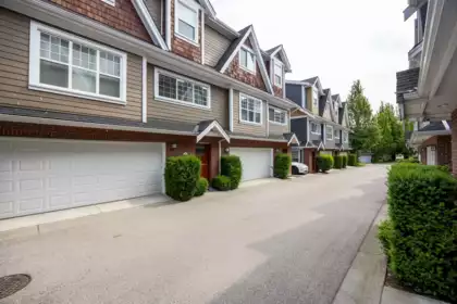 30 15988 32 Avenue, Surrey, BC, Grandview Surrey — 5 bed townhouse for sale