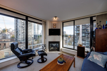 Kitchen Photo of 902 175 W 1st Street, North Vancouver, BC
