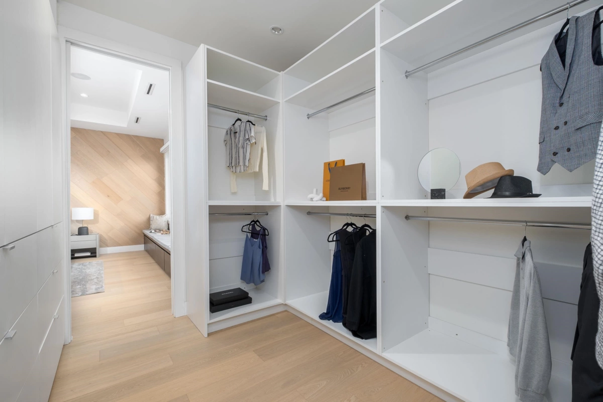 Mudroom Photo of 16690 Mcnair Drive, Surrey, BC