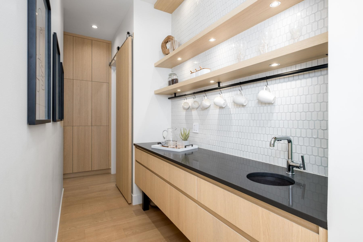 Primary Bathroom Photo of 16690 Mcnair Drive, Surrey, BC