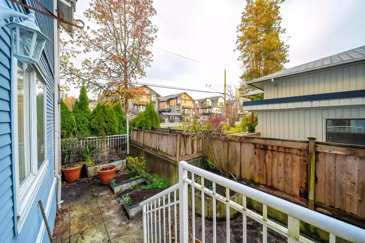 Backyard Photo of 03 7128 17th Avenue, Burnaby, BC