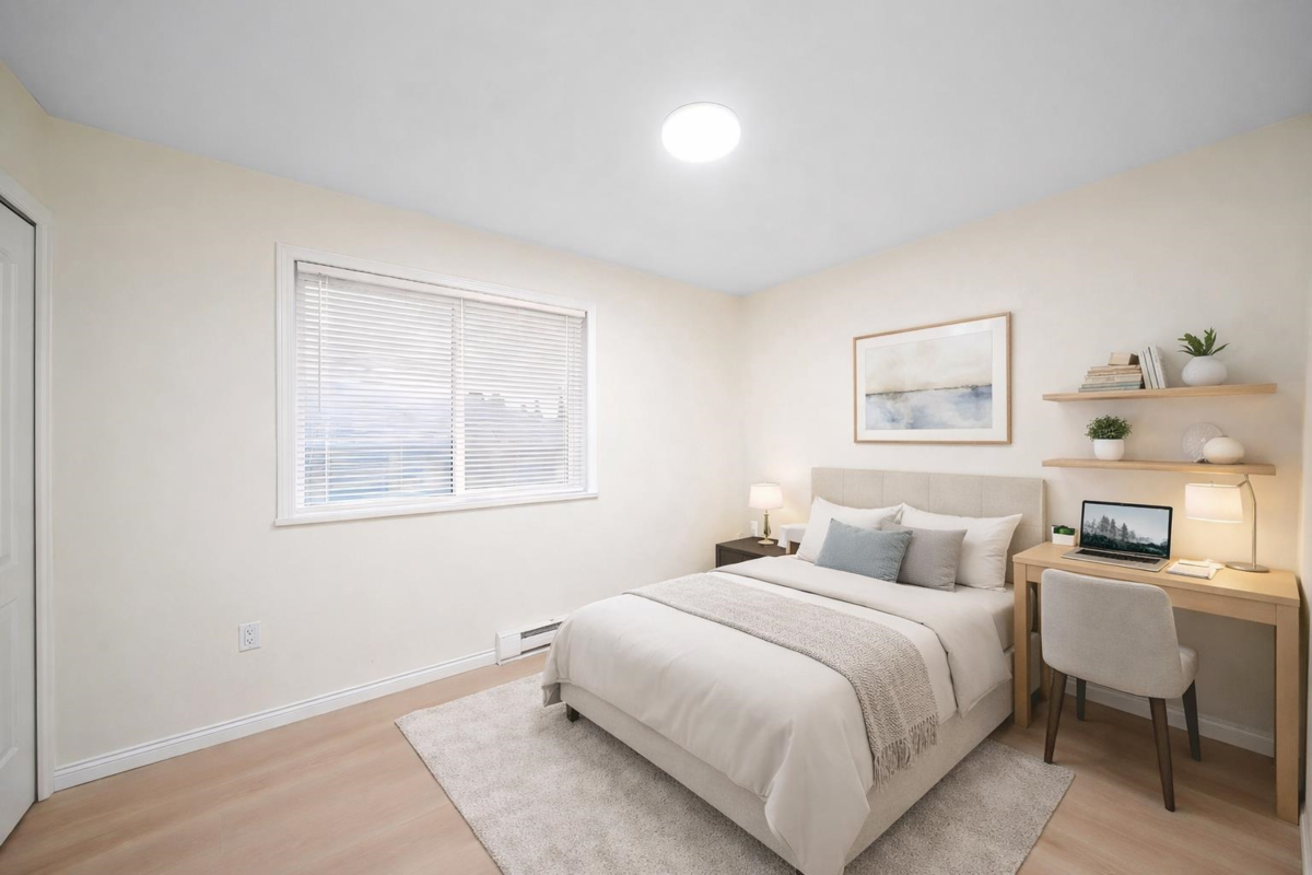 Front Yard Photo of 03 7128 17th Avenue, Burnaby, BC