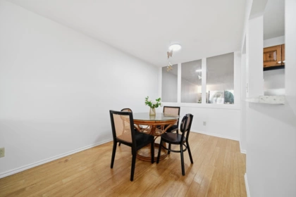 Basement Recreation Room Photo of 104 15290 Thrift Avenue, White Rock, BC