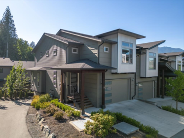 Community Amenities Photo (Clubhouse) of 8 43680 Chilliwack Mountain Road, Chilliwack, BC