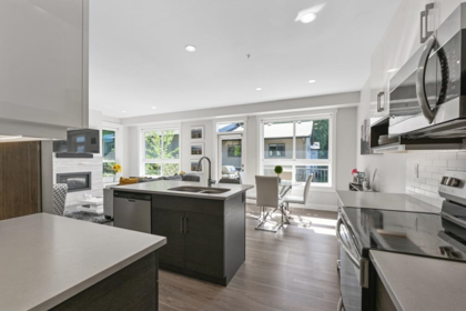 Kitchen Island Photo of 8 43680 Chilliwack Mountain Road, Chilliwack, BC