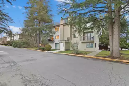 202 7064 133b Street, Surrey, BC, Surrey — Apartment/Condo for sale