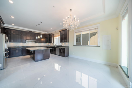 Breakfast Nook Photo of 6830 Vivian Street, Vancouver, BC