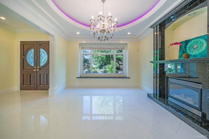 6830 Vivian Street, Vancouver, BC