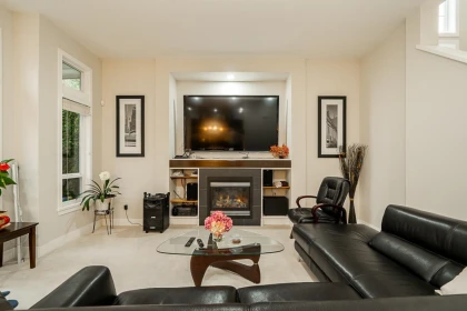 Hallway Photo of 6100 163b Street, Surrey, BC
