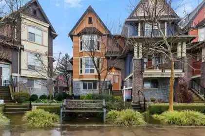 5734 Mitchell Street, Chilliwack, BC, Garrison Crossing — 4 bed row house (non-strata) for sale