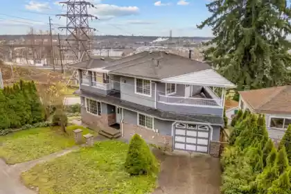 Living Room Photo of 2312 Marine Drive, New Westminster, BC