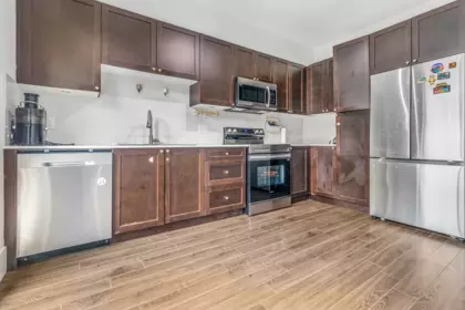 Kitchen Island Photo of 13 19752 55a Avenue, Langley, BC