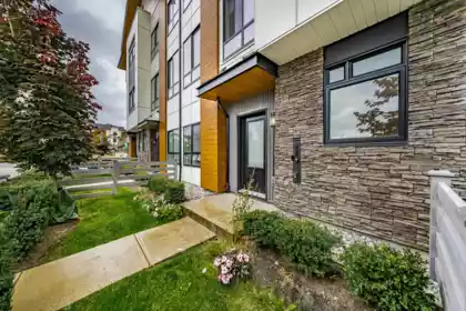 Swimming Pool Photo of 3 15151 Edmund Drive, Surrey, BC