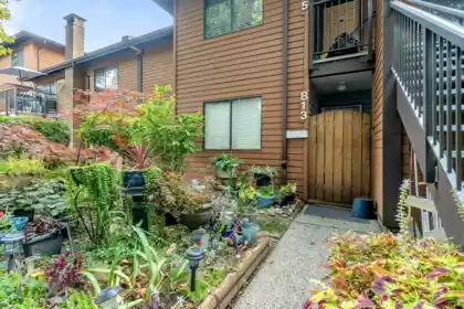 813 10620 150th Street, Surrey, BC, Guildford — 2 bed townhouse for sale