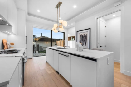 Guest Bathroom Photo of 1 4885 Moss Street, Vancouver, BC