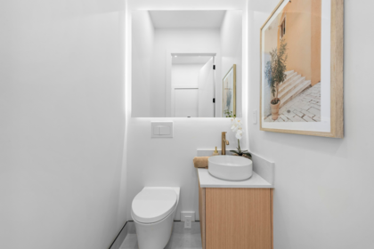 Mudroom Photo of 1 4885 Moss Street, Vancouver, BC