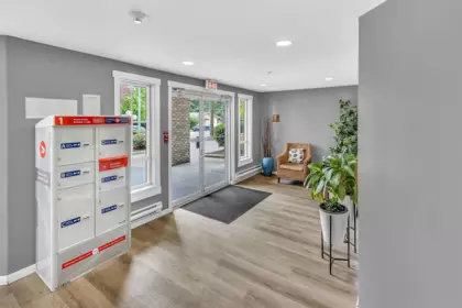 204 2435 Center Street, Abbotsford, BC, Abbotsford — Apartment/Condo for sale