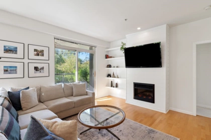 219 100 Capilano Road, Port Moody, BC, Port Moody — Apartment/Condo for sale