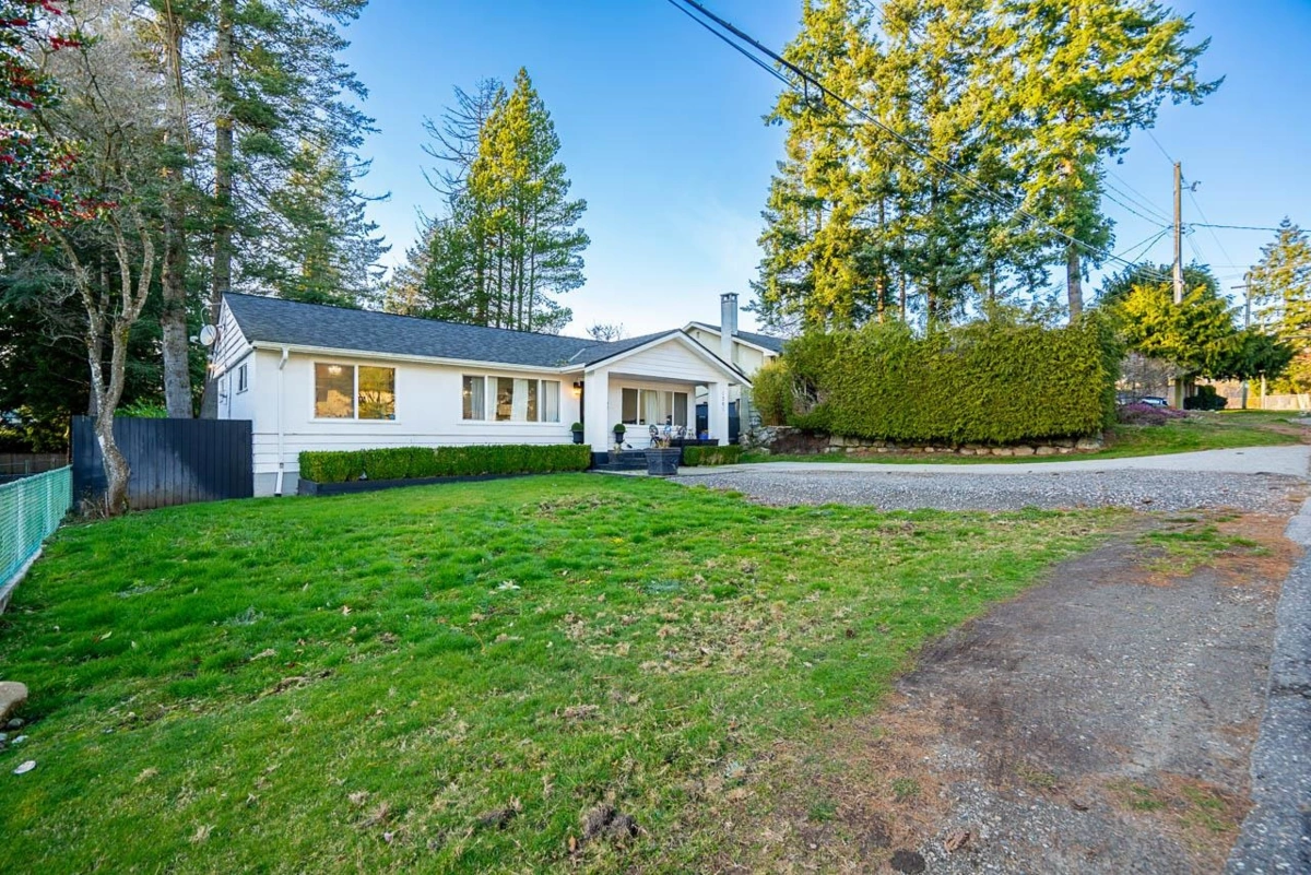 Backyard Photo of 1561 Chestnut Street, White Rock, BC