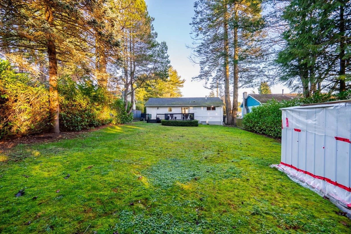 Outdoor Deck Photo of 1561 Chestnut Street, White Rock, BC