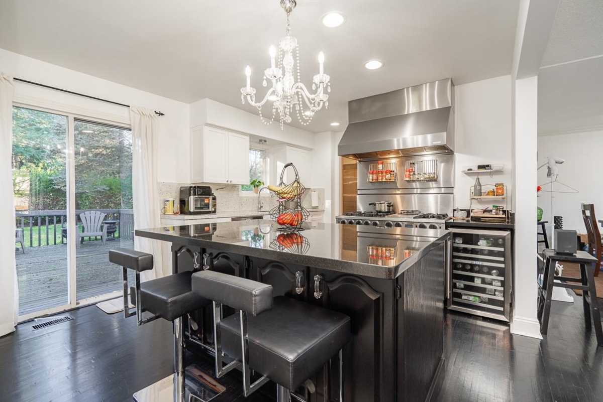 Primary Bedroom Photo of 1561 Chestnut Street, White Rock, BC