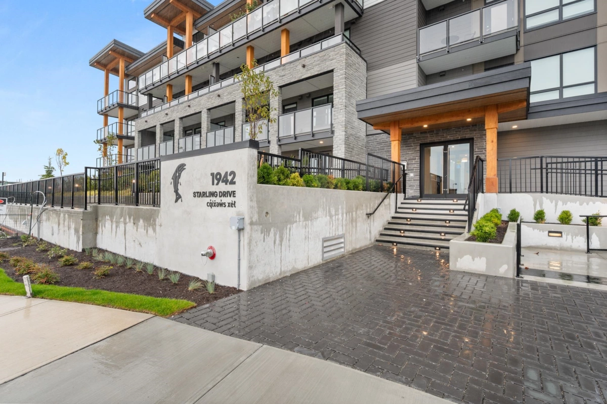 Living Room Photo of 205 1942 Starling Drive, Delta, BC