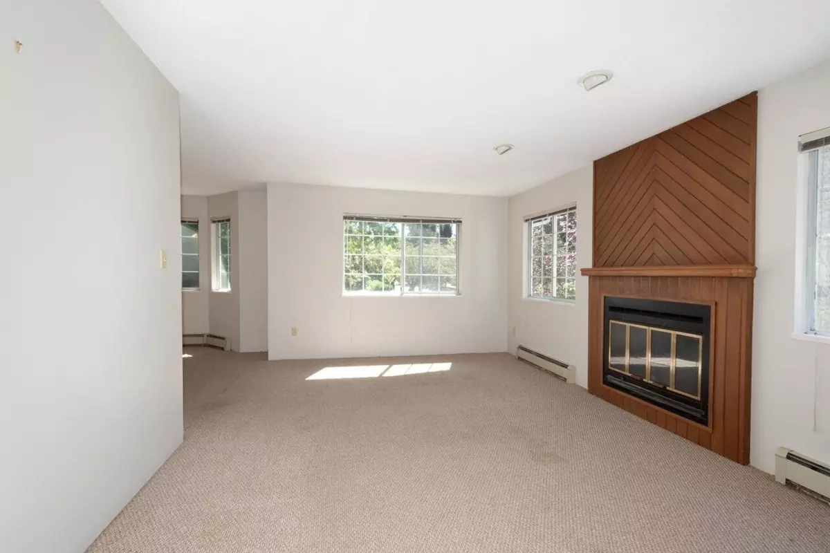 Family Room Photo of 3494 Laurel Street, Vancouver, BC