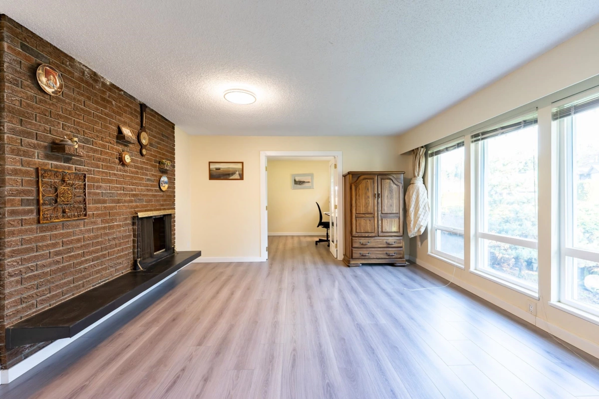 Breakfast Nook Photo of 2075 Rufus Drive, North Vancouver, BC