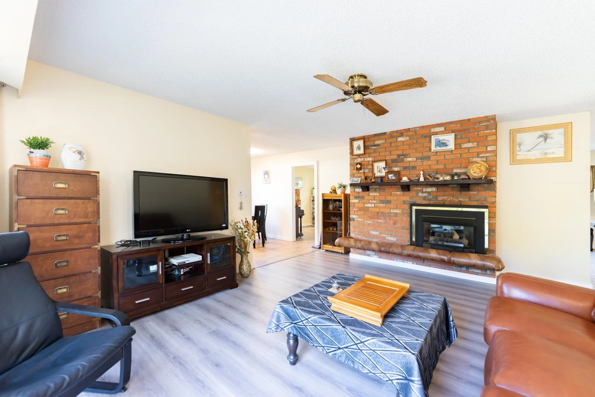 Guest Bathroom Photo of 2075 Rufus Drive, North Vancouver, BC