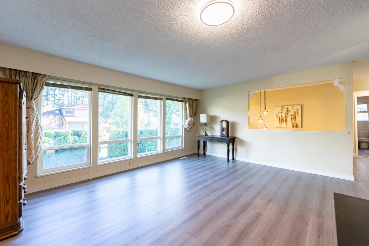 Kitchen Island Photo of 2075 Rufus Drive, North Vancouver, BC