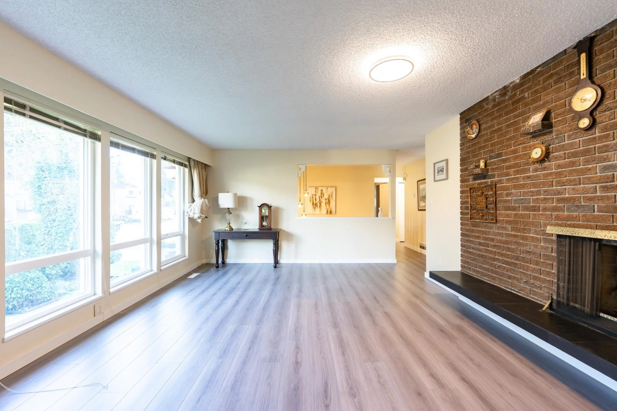 Kitchen Photo of 2075 Rufus Drive, North Vancouver, BC