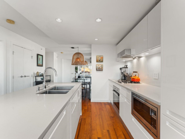 Breakfast Nook Photo of 1207 188 Keefer Street, Vancouver, BC