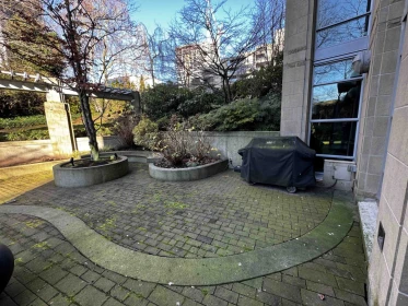 Laundry Room Photo of 806 1005 Beach Avenue, Vancouver, BC