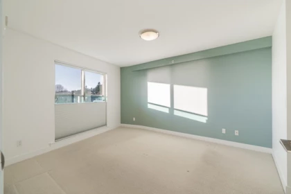 Bedroom 3 Photo of 603 14955 Victoria Avenue, White Rock, BC