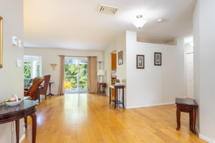 5309 Cedarview Place, Sechelt, BC, Sechelt — Single Family Residence for sale