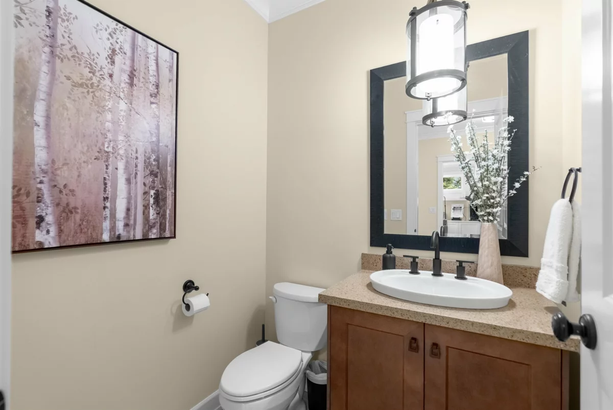 Guest Bathroom Photo of 5095 44b Avenue, Delta, BC