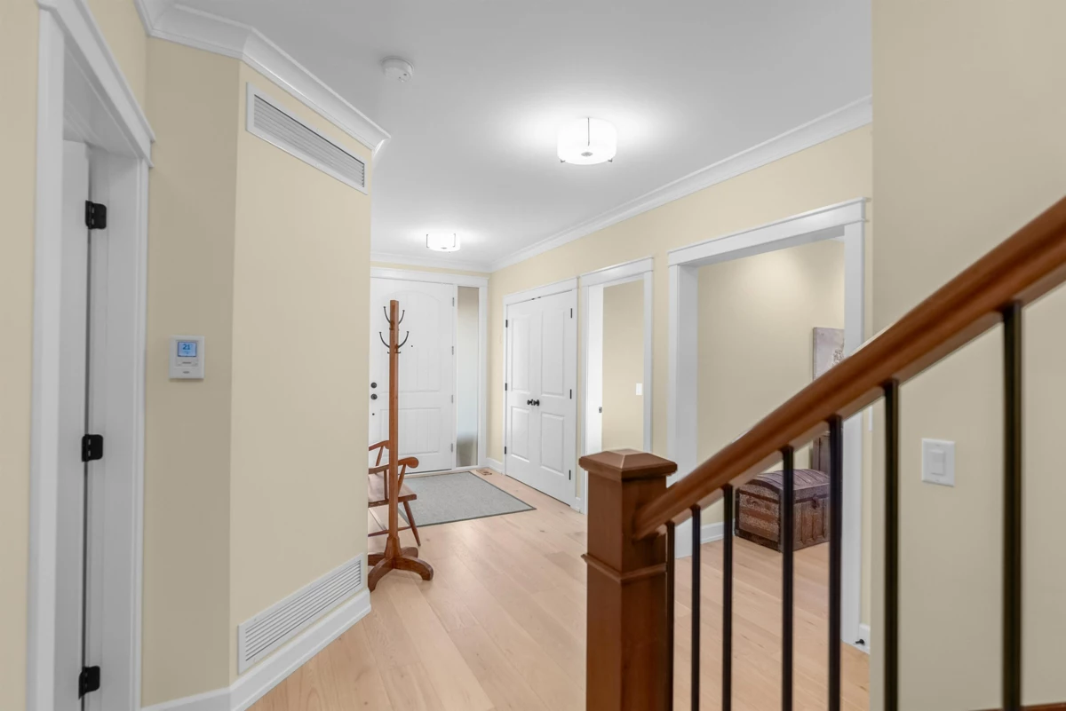 Powder Room Photo of 5095 44b Avenue, Delta, BC