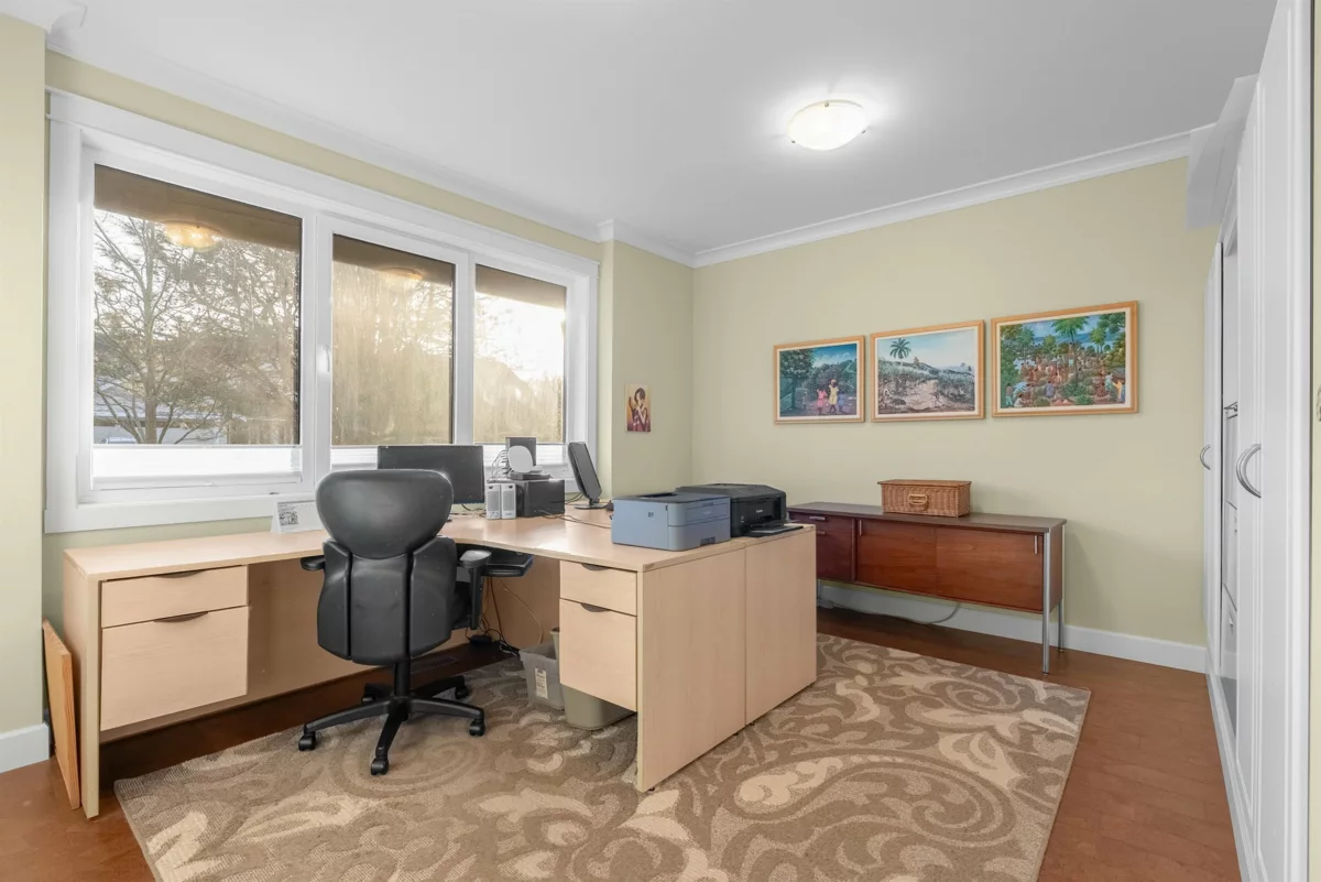 Walk-In Closet Photo of 5095 44b Avenue, Delta, BC